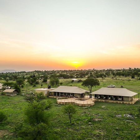 Serengeti Malaika Luxury Camp Экстерьер фото