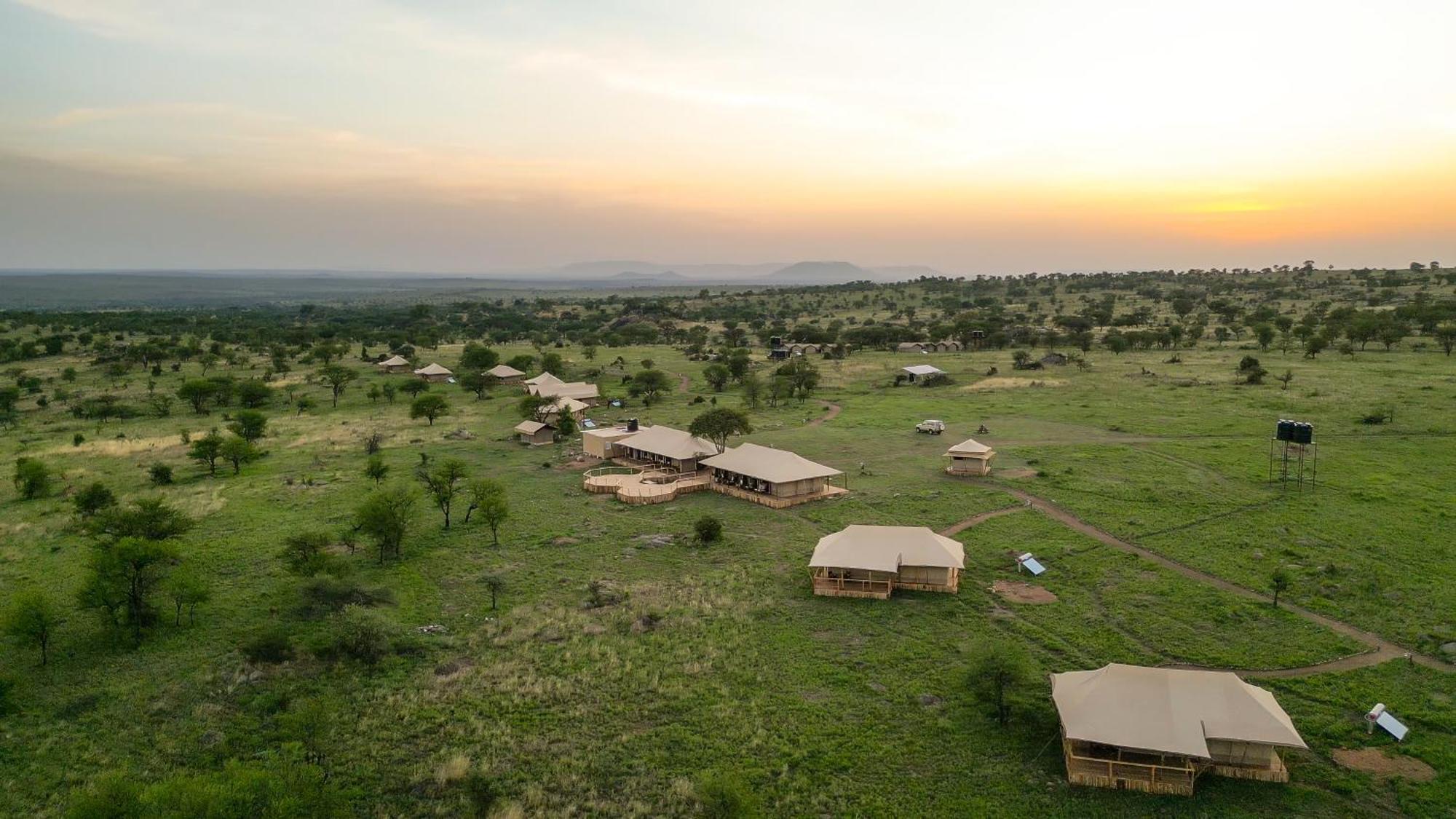 Serengeti Malaika Luxury Camp Экстерьер фото